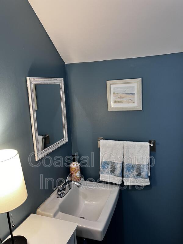 Building Photo - 9518 18th Bay St
