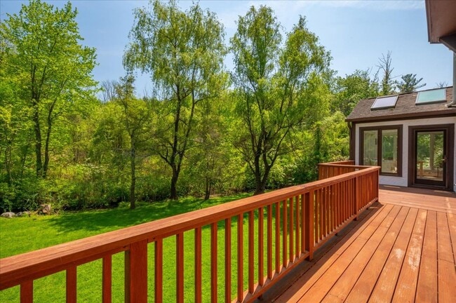 Building Photo - Stunning Updated Home with Private Pond Views in Chappaqua