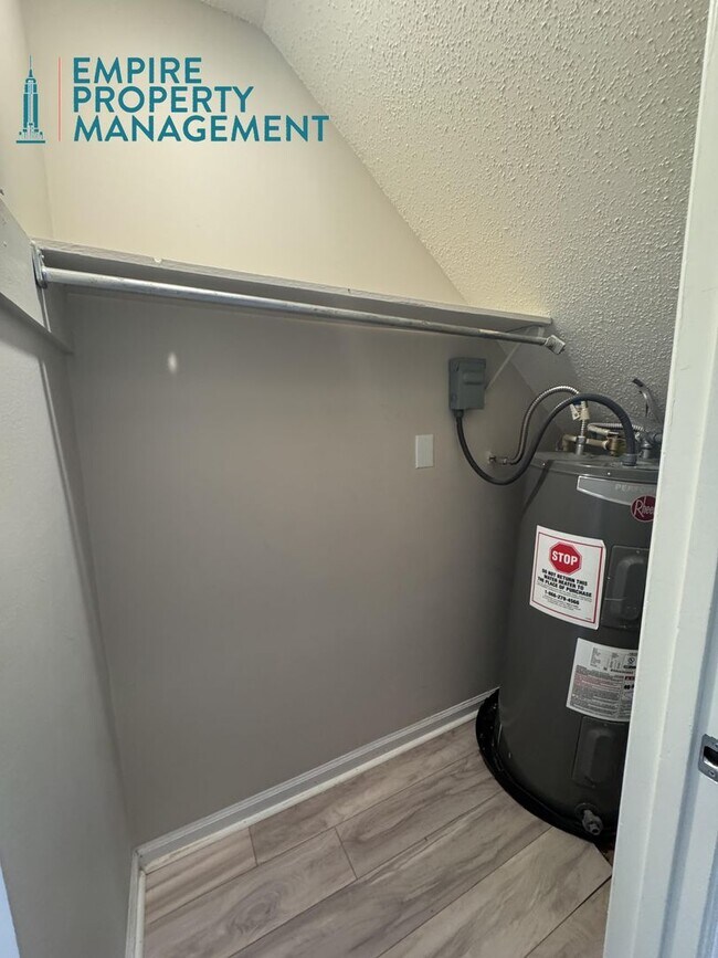 Building Photo - 9006 Mahogany Row SE