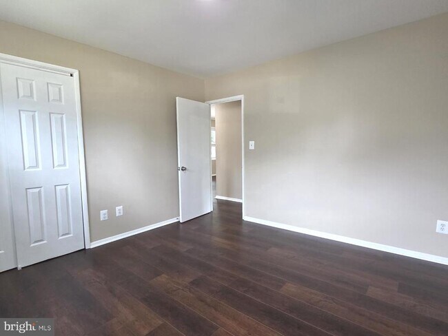 Building Photo - 1030 Collwood Rd