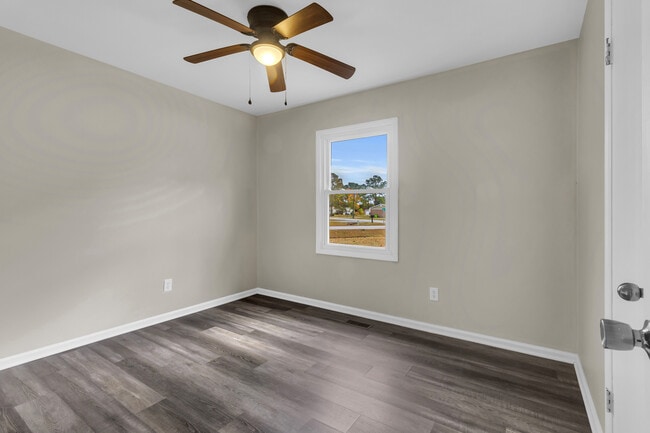 Building Photo - 207 N Nunn St