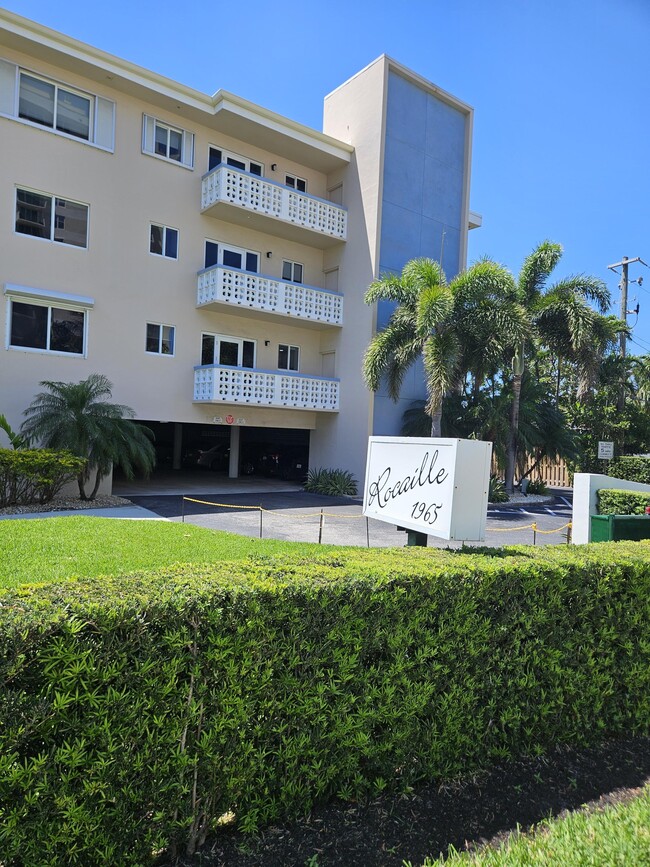 Primary Photo - 1965 S Ocean Blvd