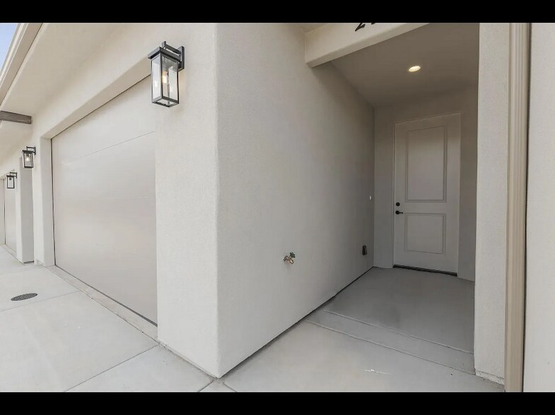 Building Photo - 286 S 1930 W