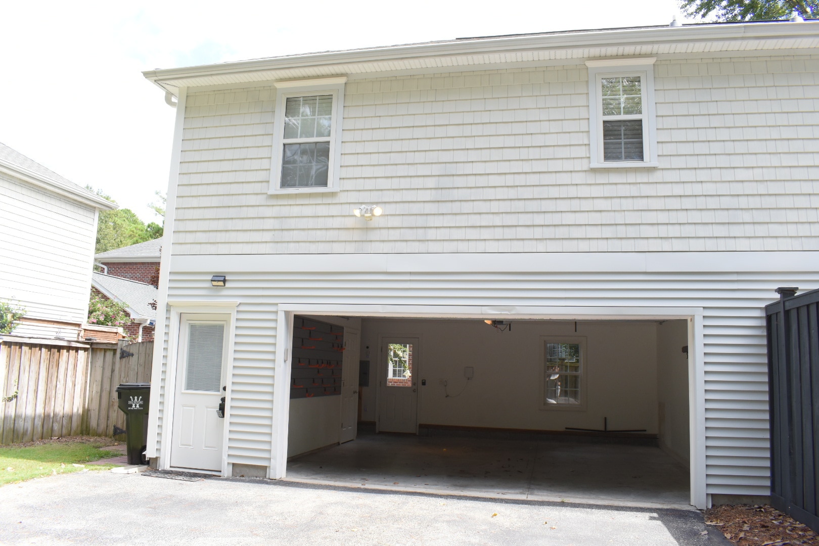 Building Photo - 393 Whisper Park Dr
