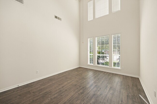 Building Photo - 7711 Summer Shore Dr
