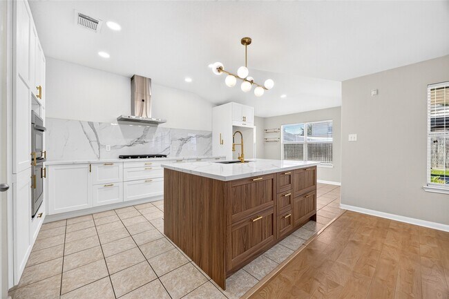 Building Photo - 18211 Doral Rock Ct