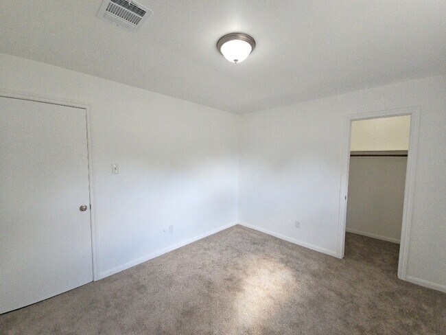 Building Photo - 3810 R V Mayfield Dr