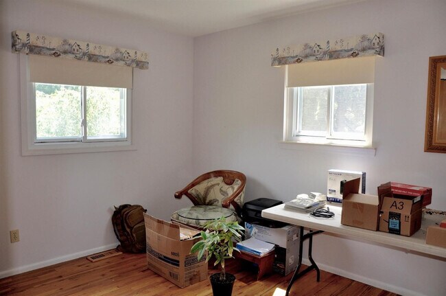 Building Photo - 2065 Yorktown Dr