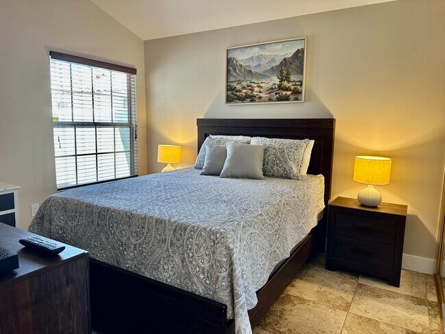 Building Photo - 43755 Cll Las Brisas W