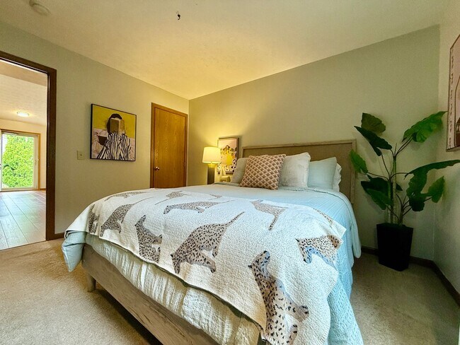 Building Photo - 9736 Flagstone Way