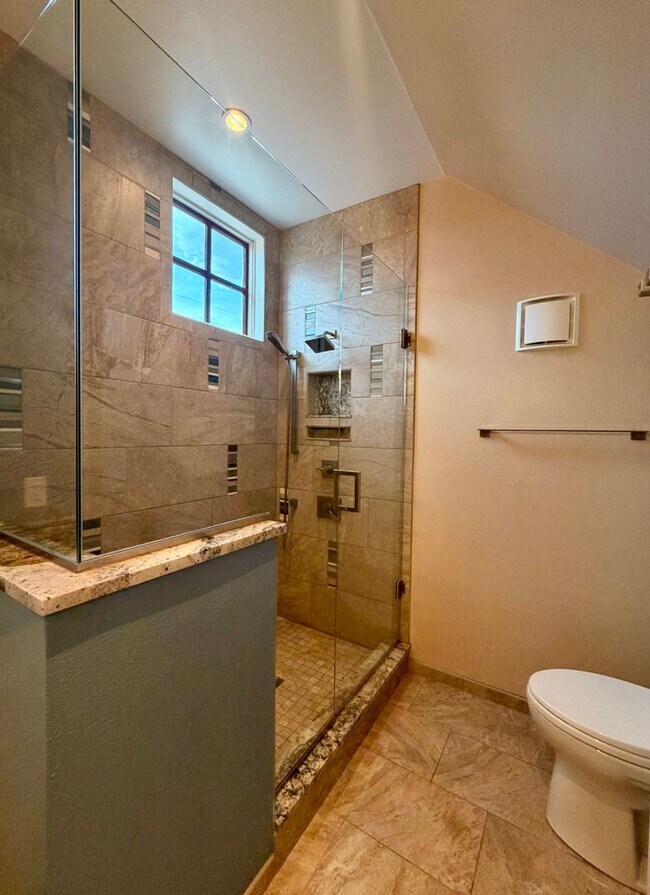 Building Photo - ABSOLUTELY BEAUTIFUL 4-Bedroom Townhome in the Highly Sought-After Prospect Neighborhood!