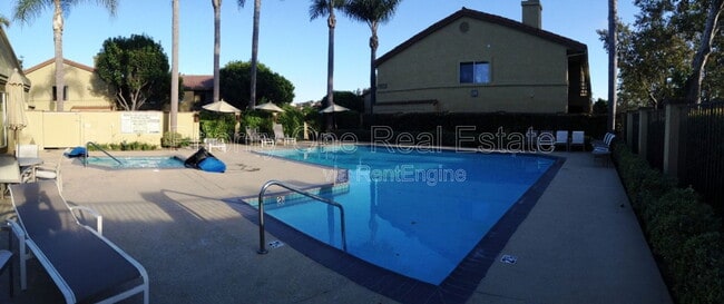 Building Photo - 7405 Charmant Dr