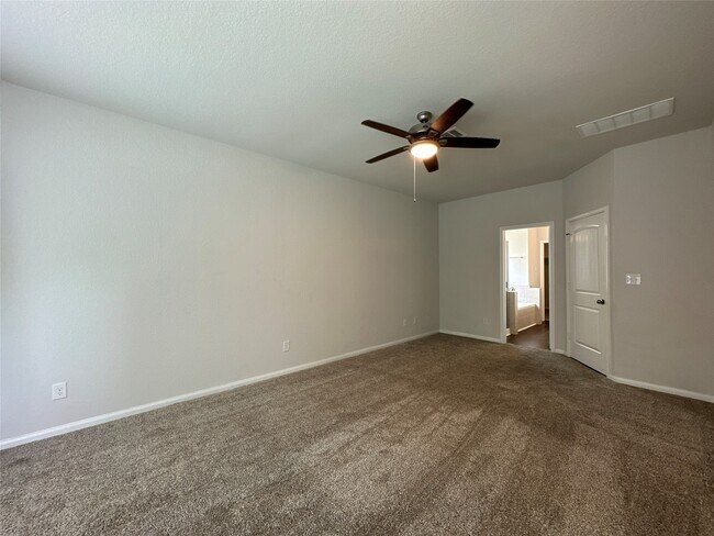 Building Photo - 2611 Hoffman Ln