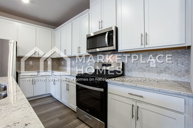 Building Photo - 2121 Avalon Rdg