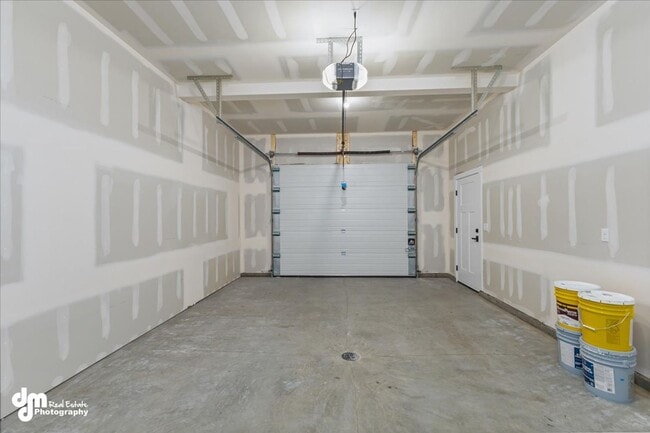 Building Photo - 550 W Galway Dr