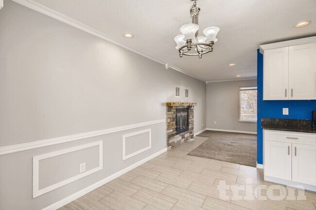 Building Photo - 3222 Greenwood Cir