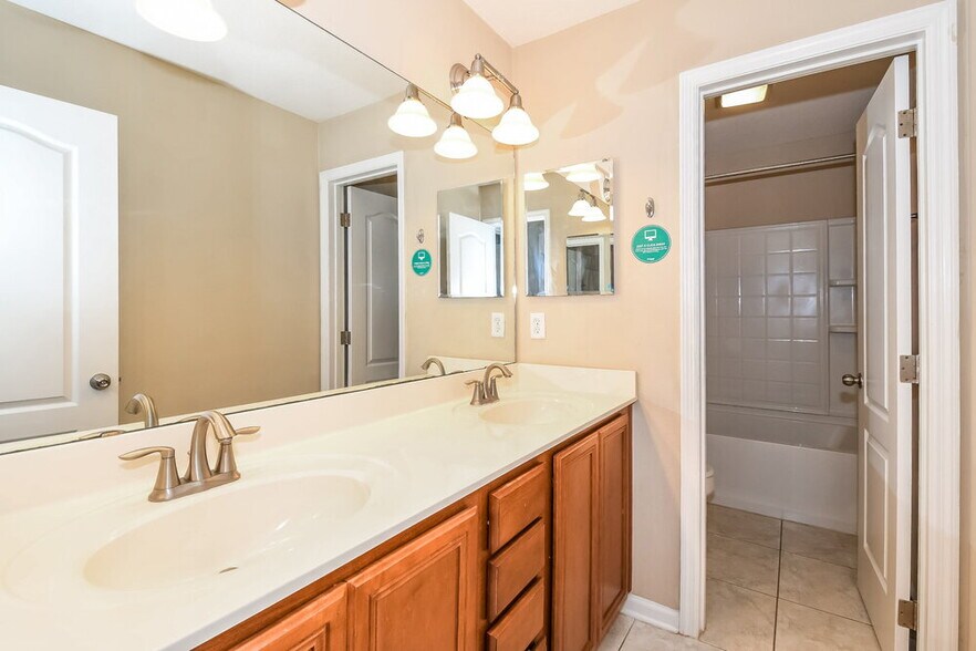 Building Photo - 4021 Ringneck Dr