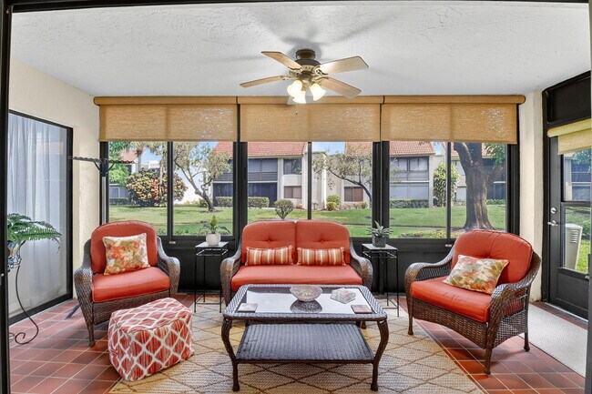 Building Photo - 5560 Fairway Park Dr