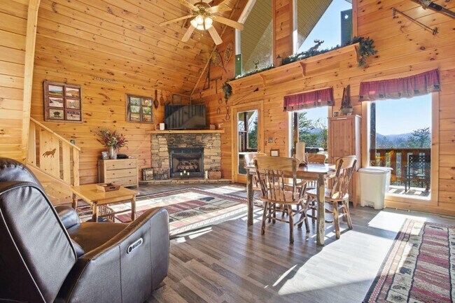 Building Photo - 2842 Easy St