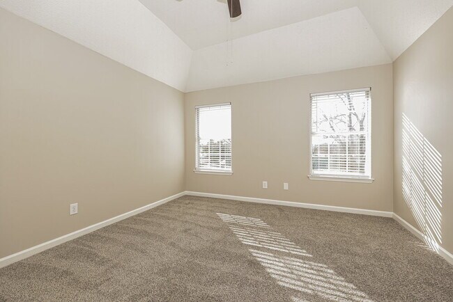 Building Photo - 5356 Sunnyvale Dr