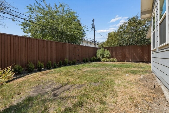 Building Photo - 6030 Vickery Blvd
