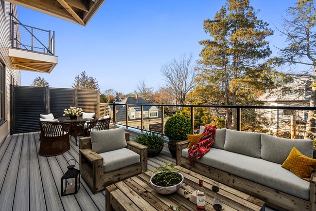 Building Photo - 1151 Walnut St