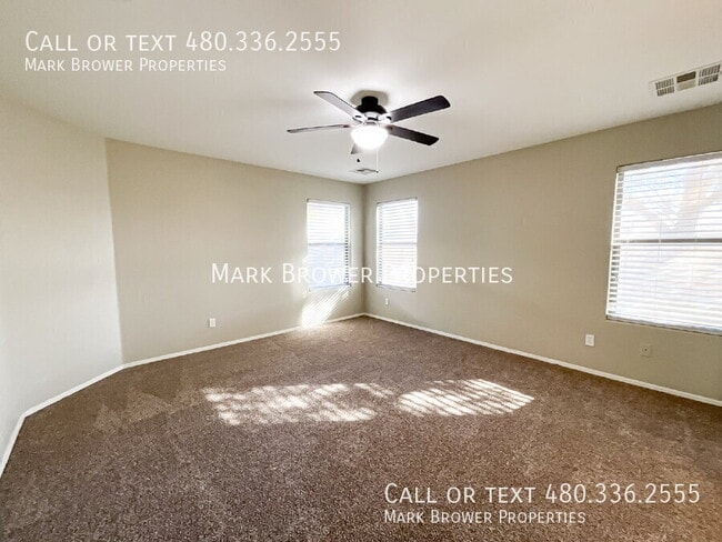 Building Photo - 1255 E Elm Rd