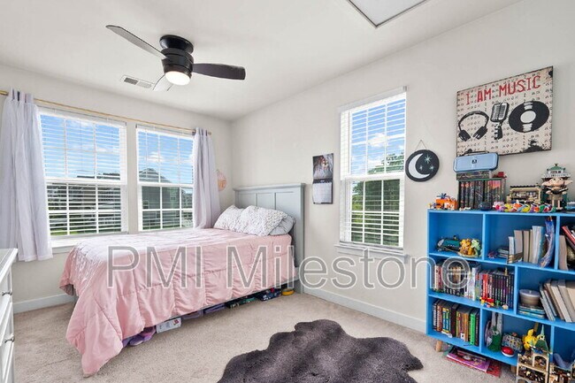 Building Photo - 367 Ontario Dr