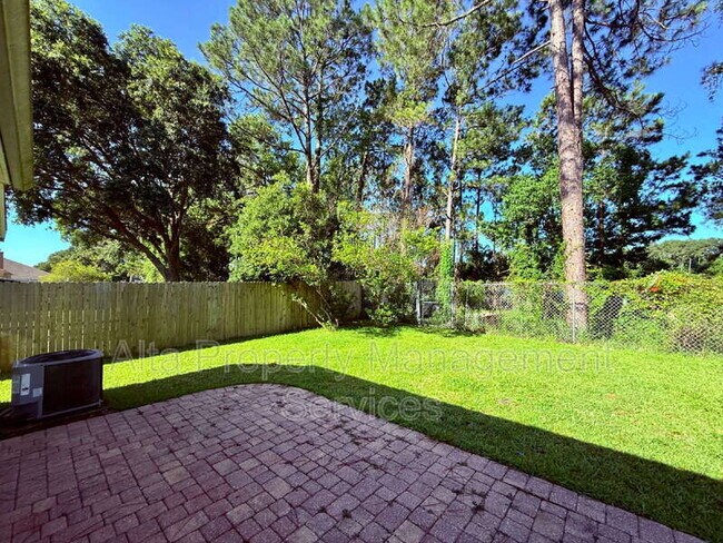 Building Photo - 2462 Coachman Lakes Dr