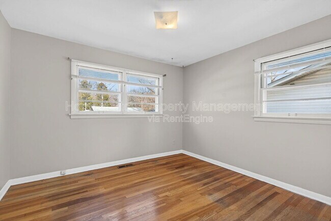 Building Photo - 1108 Renshaw Dr