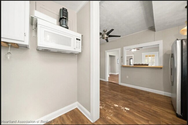 Building Photo - 412 Rose Ave