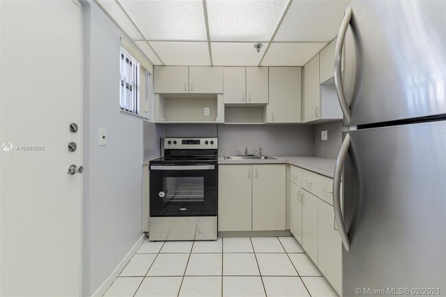 Building Photo - 6830 Indian Creek Dr