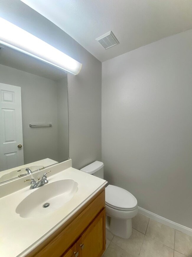 Building Photo - Condo for rent! Downtown Liberty Common Co...