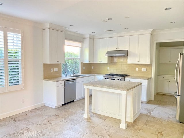 Building Photo - 109 Mustang