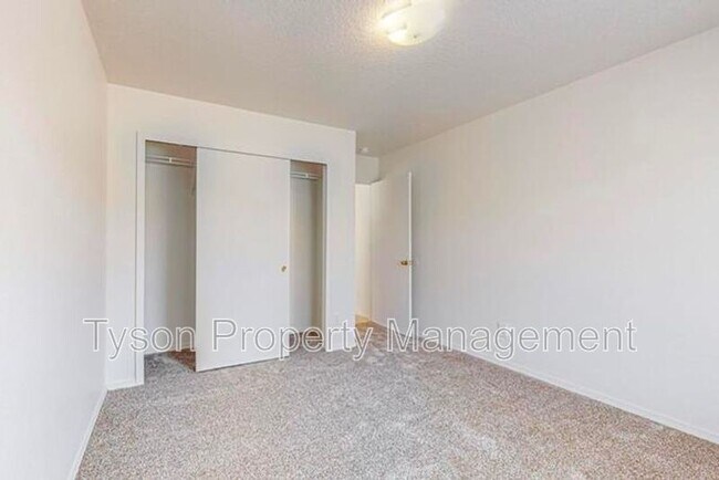 Building Photo - 1817 Sierra Norte Loop NE