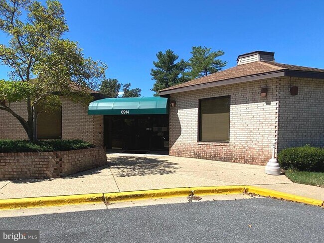 Building Photo - 6924 Hanover Pkwy