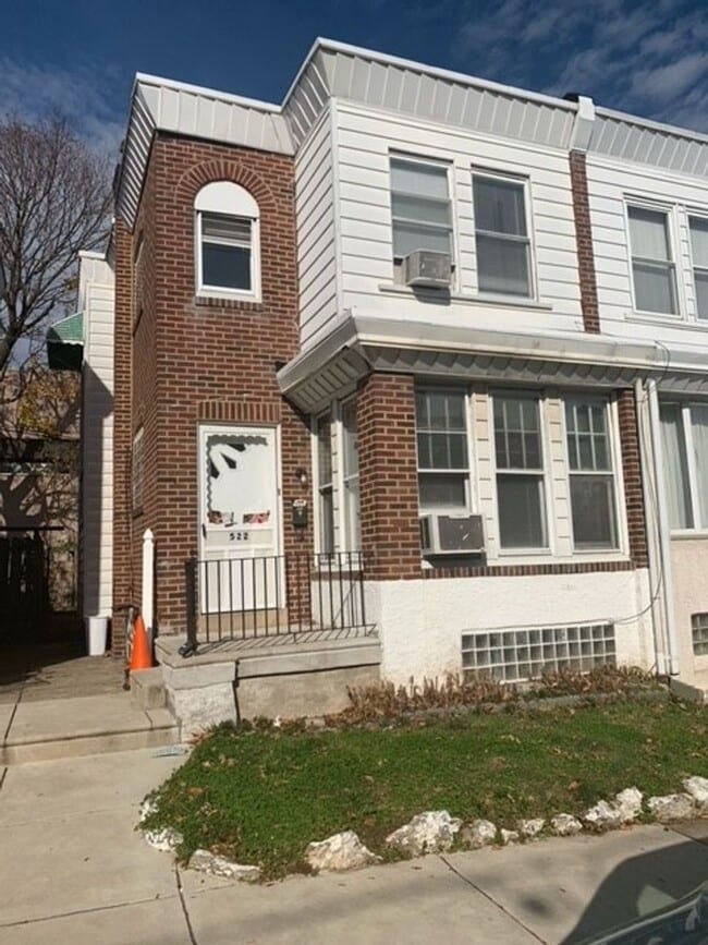 Building Photo - 522 Gerhard St