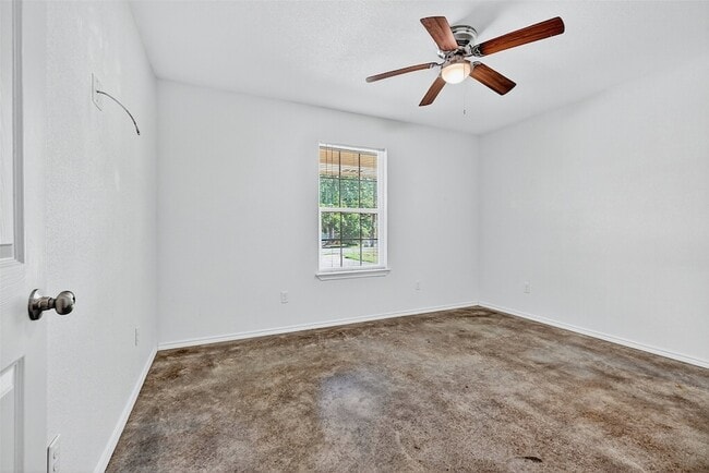 Building Photo - 712 Seven Oaks Rd