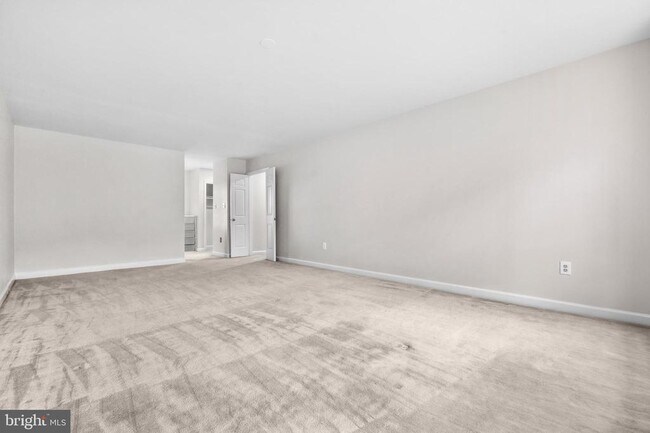 Building Photo - 7520 Royal Dominion Dr