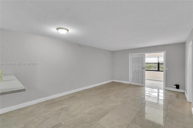 Building Photo - 4760 Lucerne Lakes Blvd W