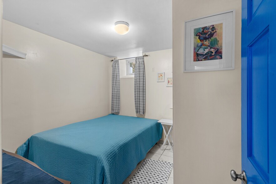 Building Photo - 56 Hobson St