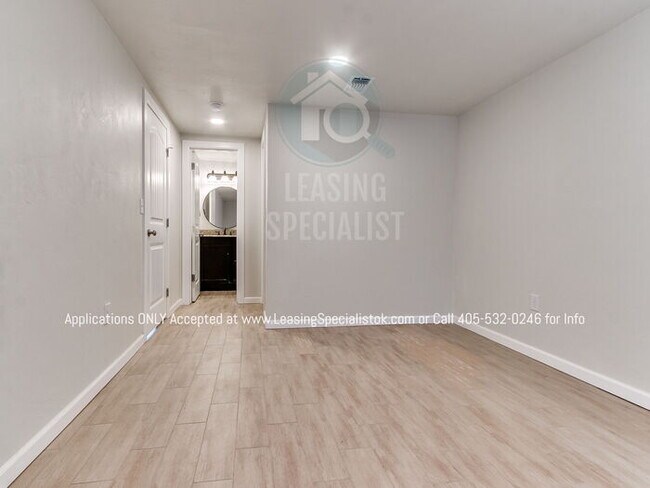 Building Photo - Charming Mid Norman 3 Bed 2 Bath Home!