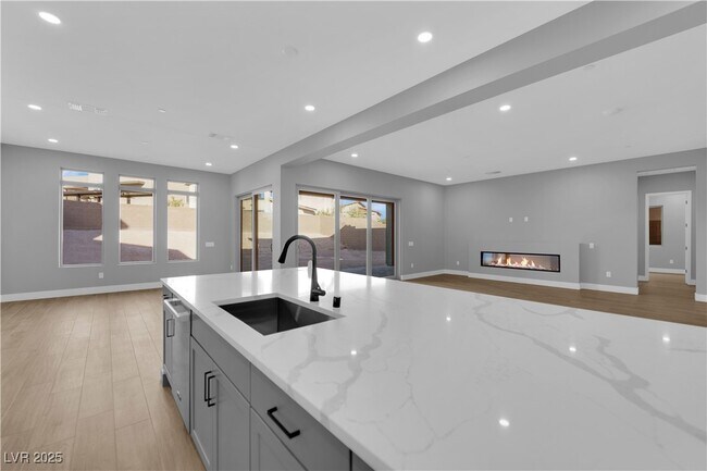 Building Photo - 10648 Stone Ledge Ave