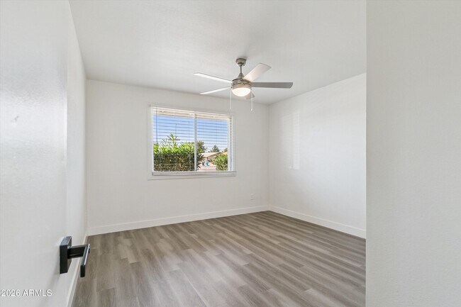 Building Photo - 3020 W Hartford Dr