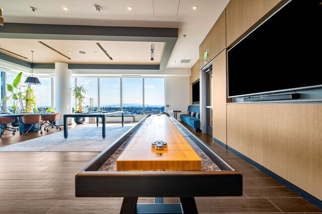 Building Photo - 2Bd/2Ba Seattle Apartment