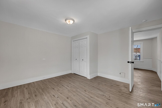 Building Photo - 8 Bancroft St