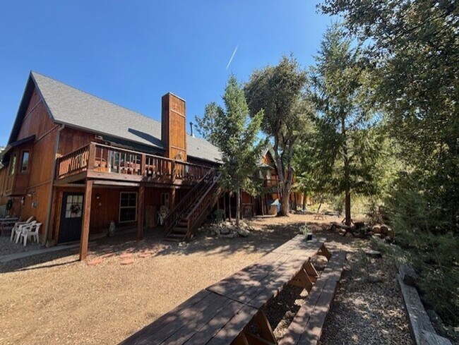 Building Photo - 2205 Freeman Dr