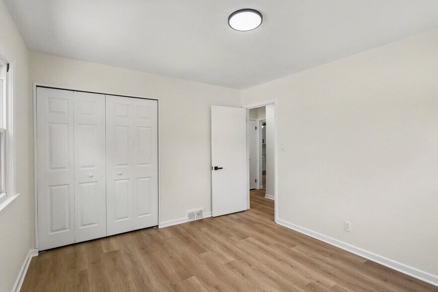Building Photo - 4510 Rosewold Ave