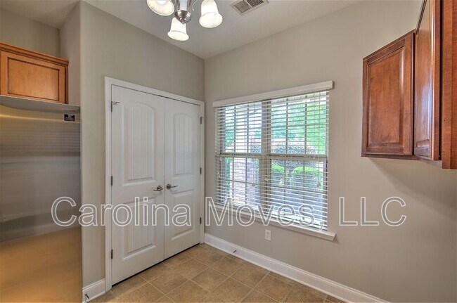 Building Photo - 836 Bayshore Ln