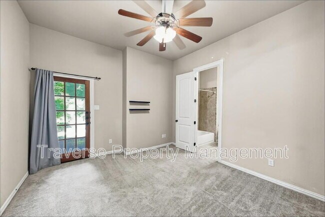 Building Photo - 129 Acorn Ln